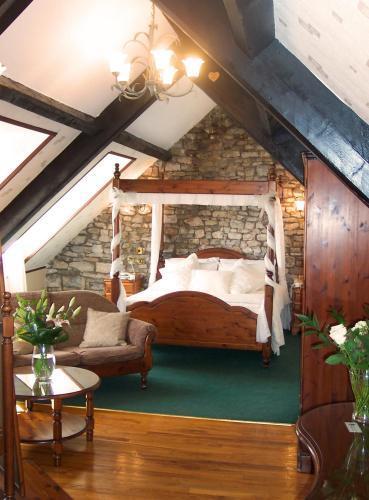 St Mary'S Hotel Golf & Country Club Pencoed Bagian luar foto
