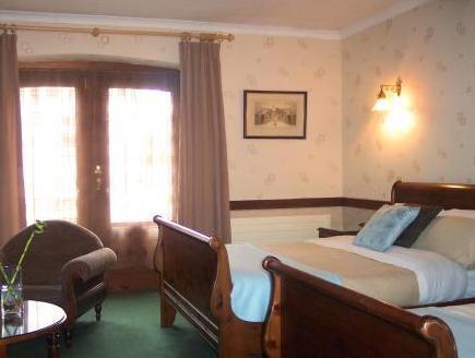 St Mary'S Hotel Golf & Country Club Pencoed Bagian luar foto