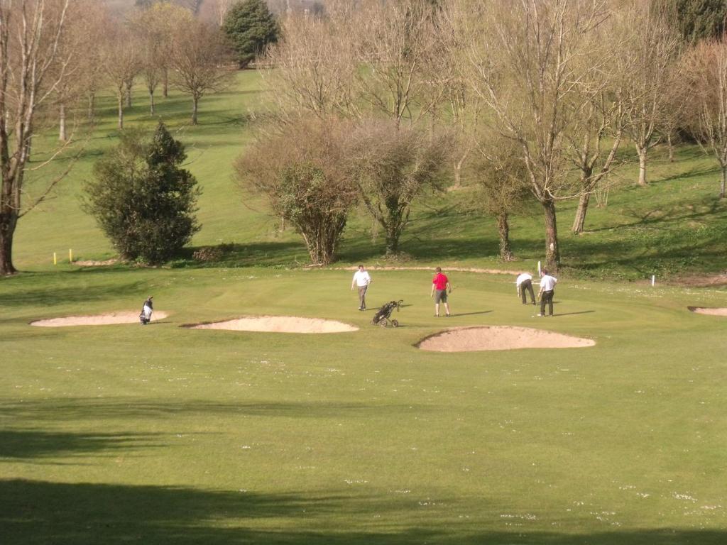 St Mary'S Hotel Golf & Country Club Pencoed Bagian luar foto