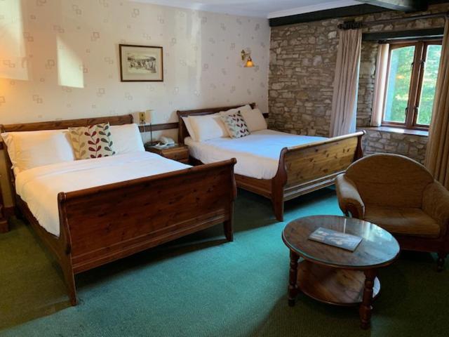 St Mary'S Hotel Golf & Country Club Pencoed Bagian luar foto
